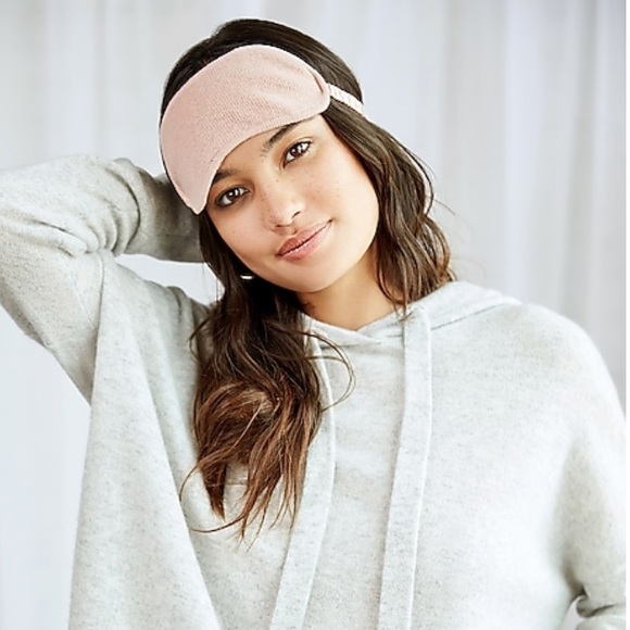 Express Pink Cashmere Sleep Eye Mask in Powder Puff Pink - Picture 2 of 6